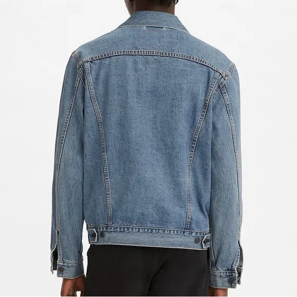 Levi's Light Blue Denim Jacket with Olive Green Shirt Layer - Picture 2 of 11